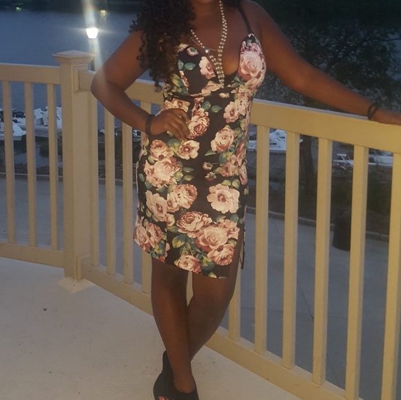 Charlotte Russe Dresses & Skirts - Floral dress
